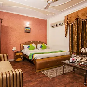 Hotel Treebo Paras International